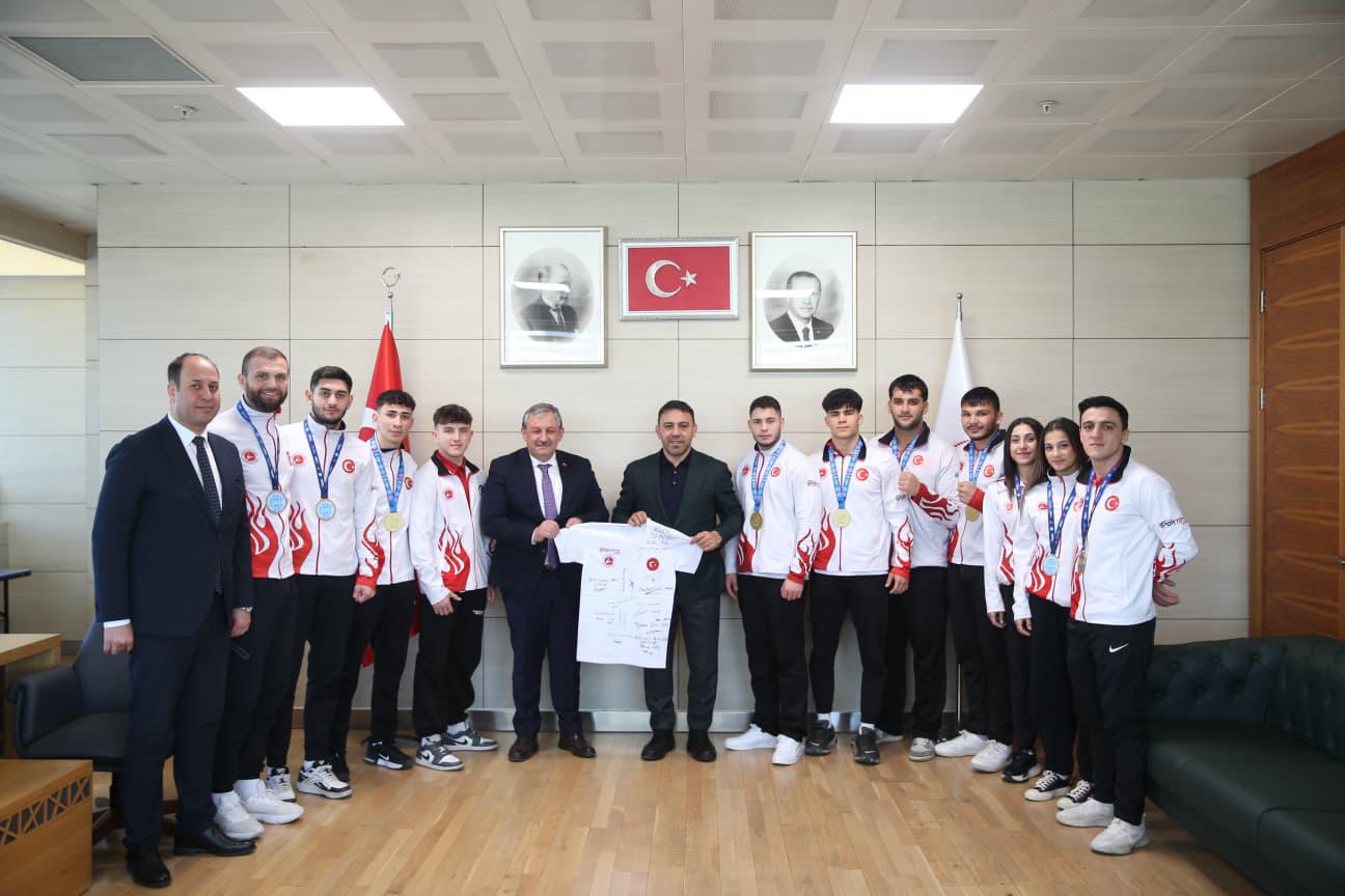 Şampiyon Sporcularımızdan Bakan Yardımcımız Sayın Hamza Yerlikaya'ya Ziyaret