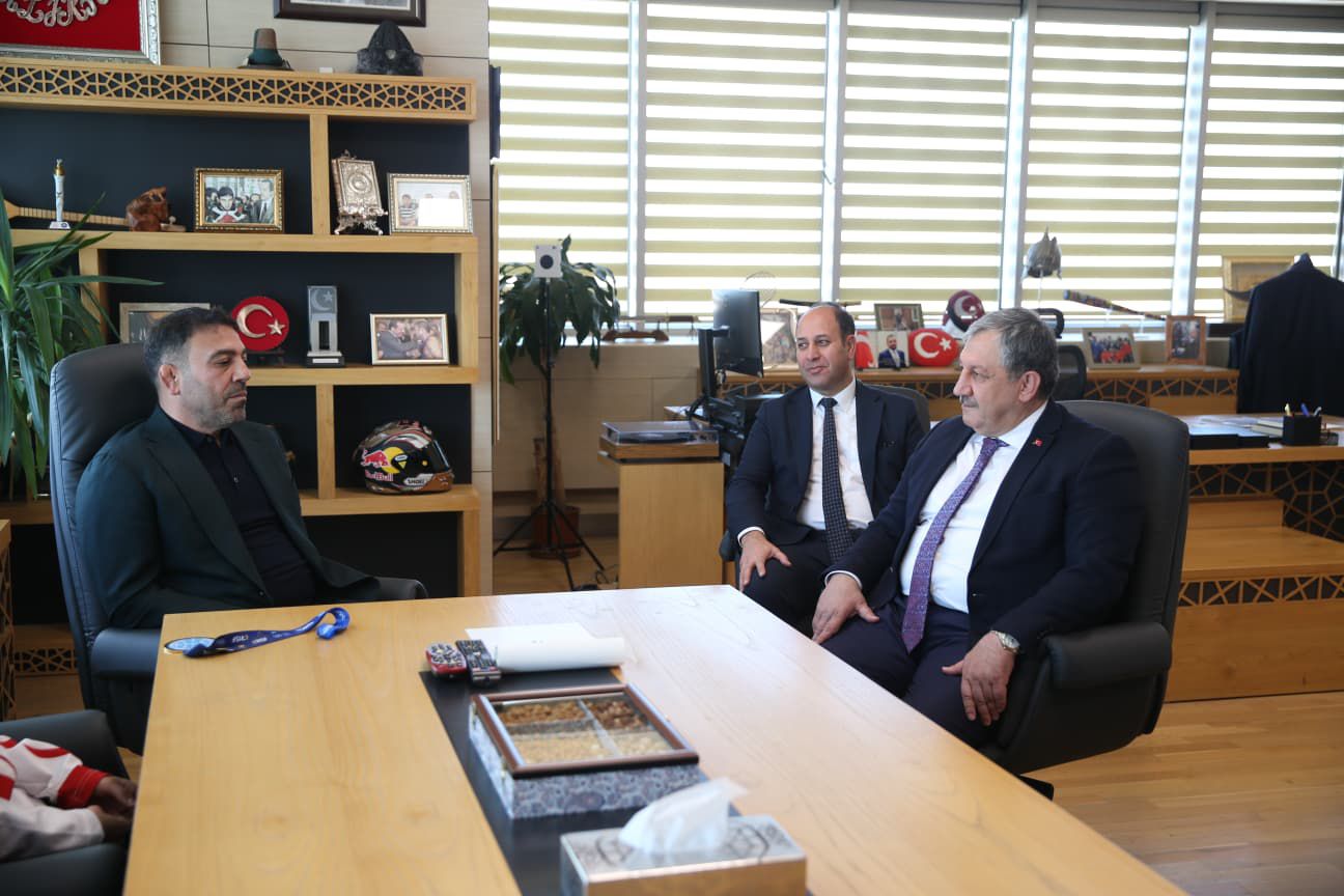 Şampiyon Sporcularımızdan Bakan Yardımcımız Sayın Hamza Yerlikaya'ya Ziyaret